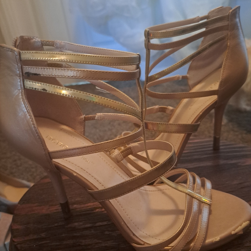 Clothes and shoes - Picture 8 of 15